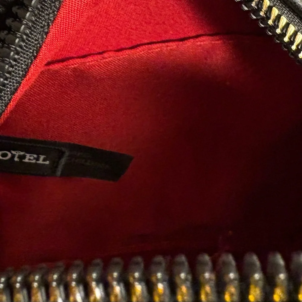 Hazbin Hotel NWT Charlie & Vaggie Double-Sided Crossbody Bag - Picture 10 of 11